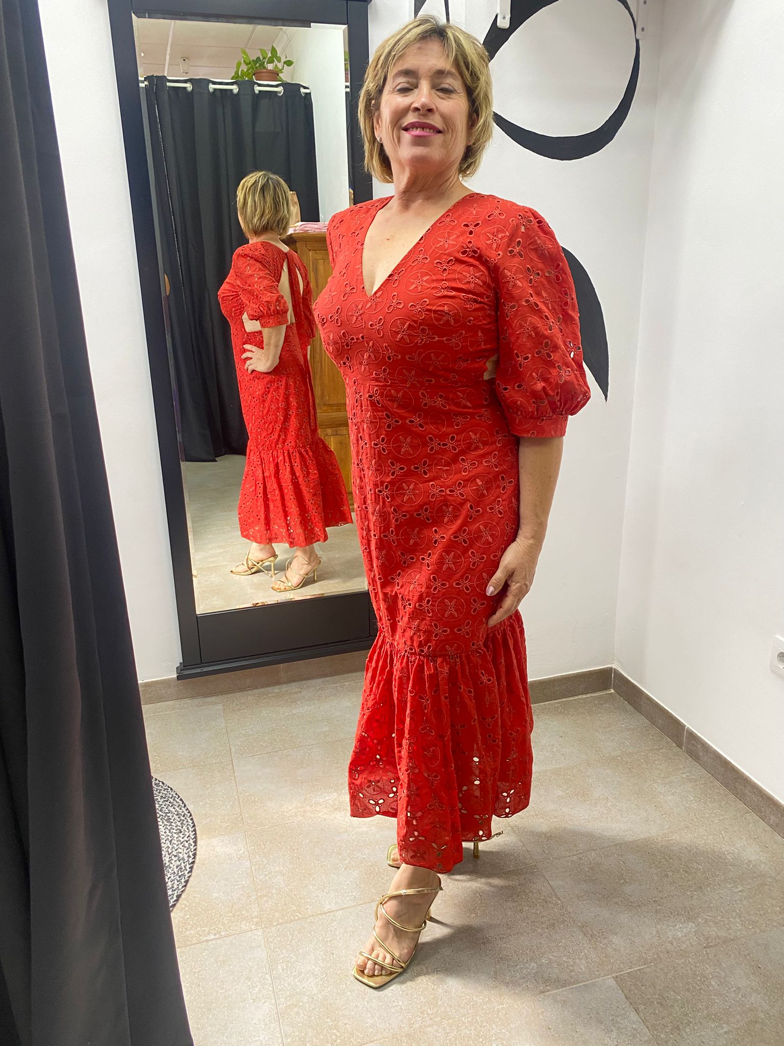 Vestido Rojo Bordado Inglés