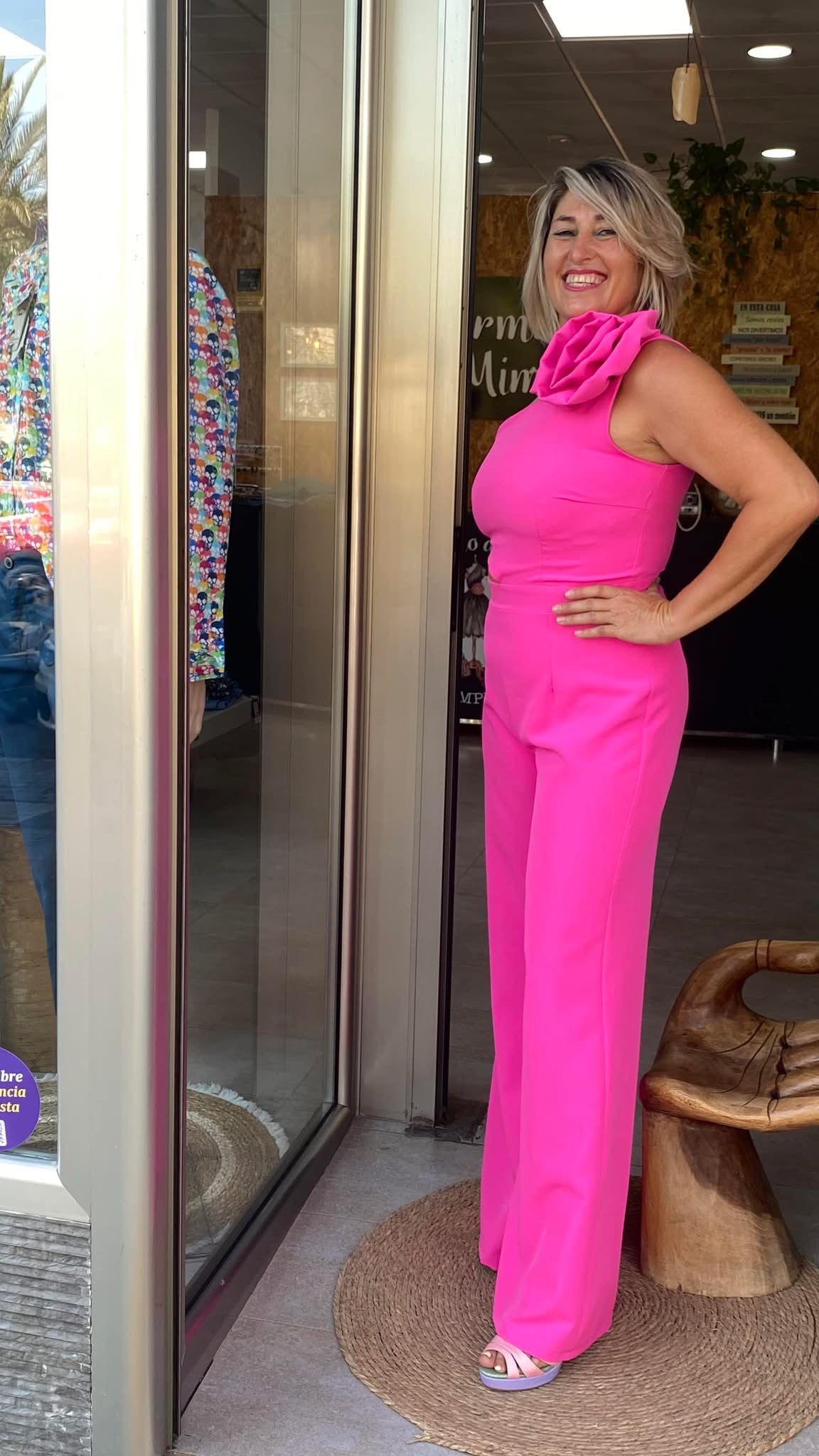 Mono sin mangas de color rosa